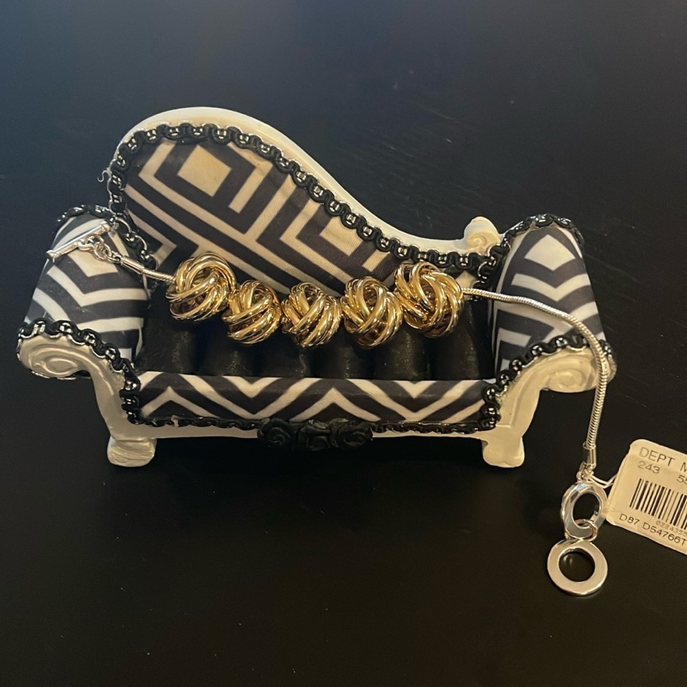 Costume Jewelry- bracelet